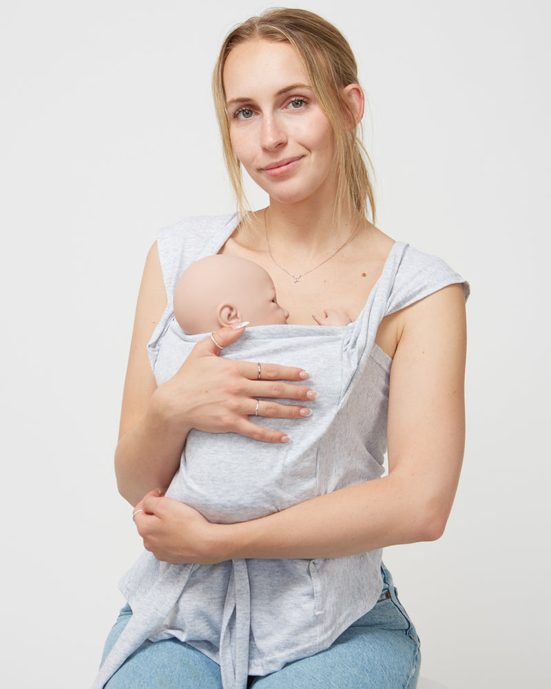 Basic préma wrap ajustable vue globale avec bébé à l'intérieur.